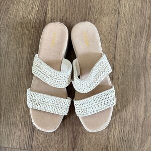Old Navy Cream Woven Sandals